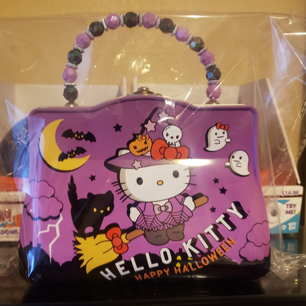 Hello Kitty tin box